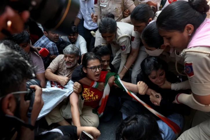 ভারতে ‘ককরোচ’ আন্দোলনে কি মোদির নির্বাচন কমিশন প্রধানের পতন?